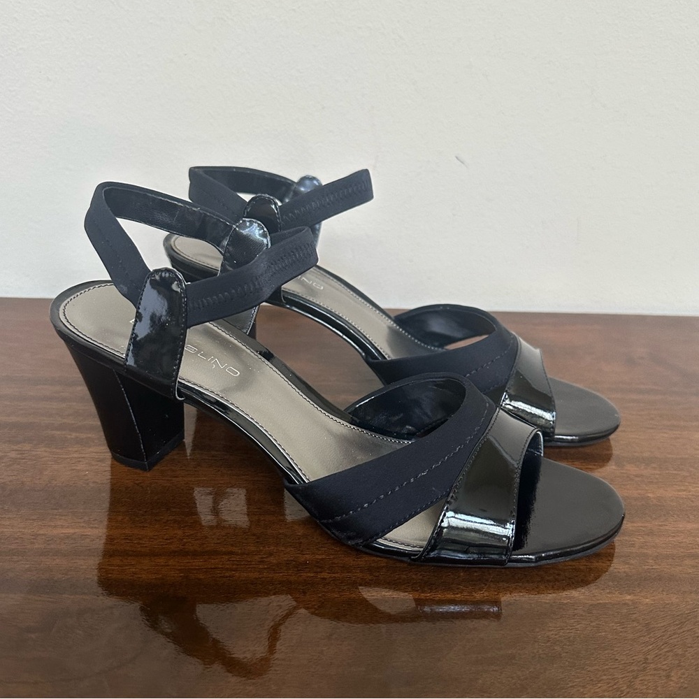 Bandolino Black Strappy Sandals